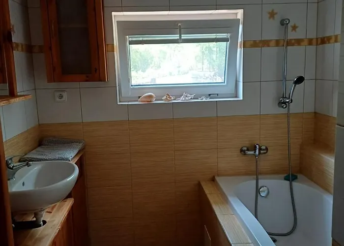 V Arnostove U Pecky Semesterbostad *